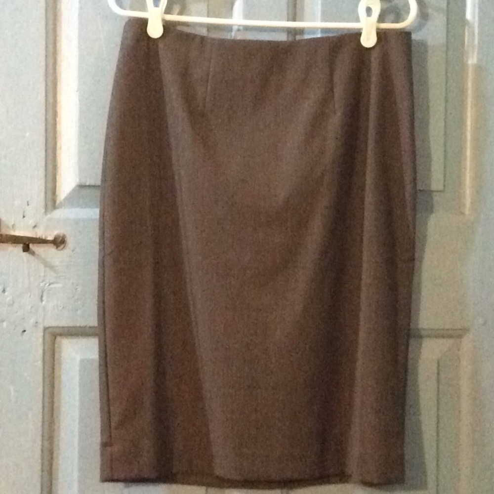 NWOT. Medium Gray Merona Pencil Skirt